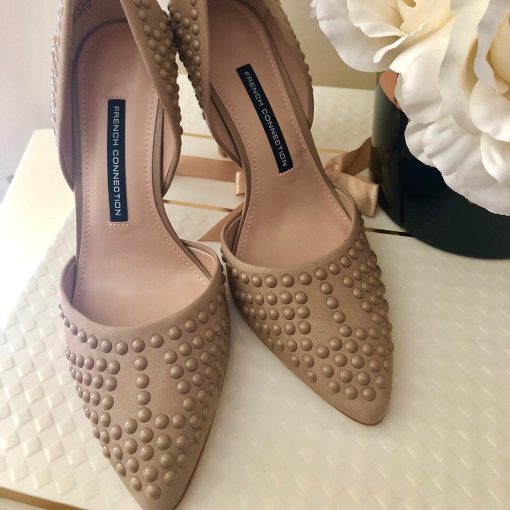 🎀 French Connection Maggie Studded Leather Pumps